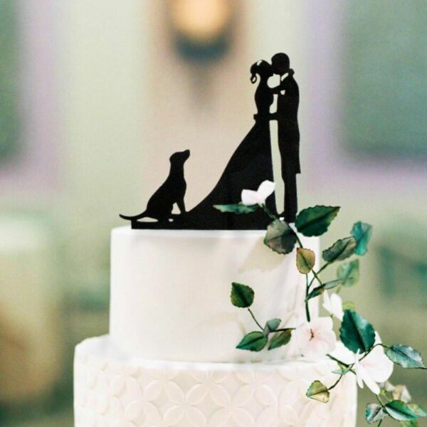 Fekete esküvői pár kutyával sziluett tortadísz